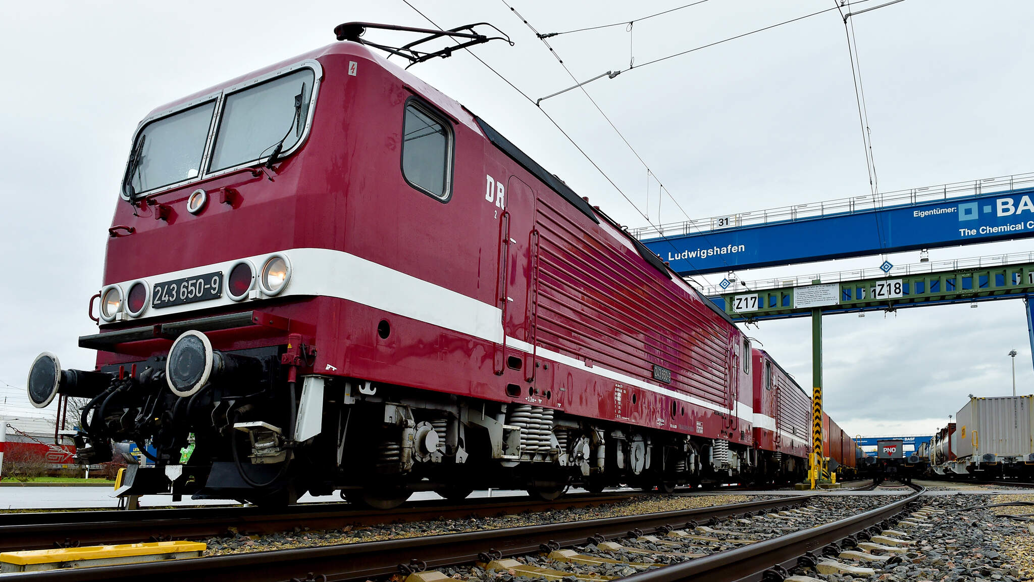 DACHSER Rail Services kuljettaa tuotteita Xi'anin kaupunkiin Keski-Kiinassa DACHSER Rail Services kuljettaa tuotteita Xi'anin kaupunkiin Keski-Kiinassa