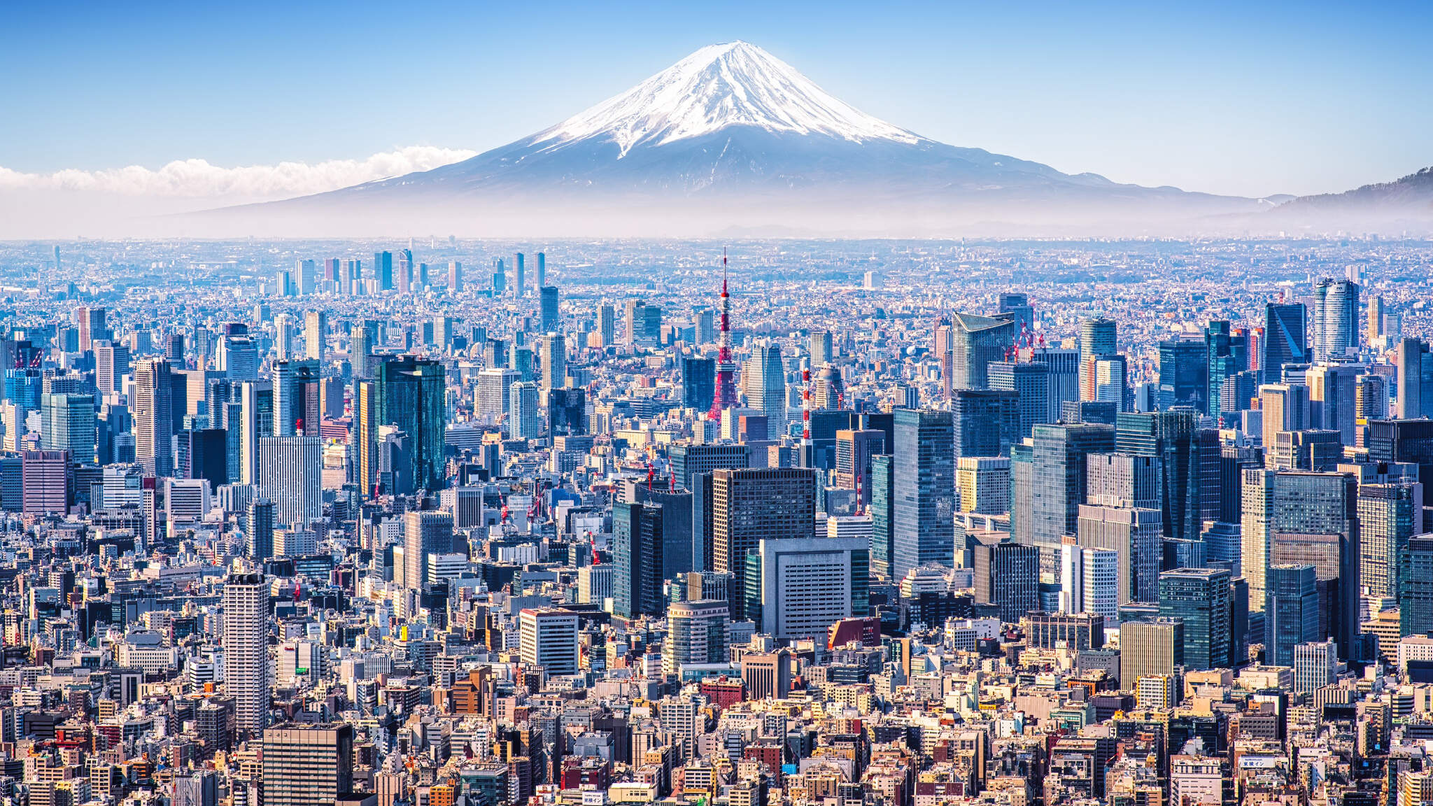 Tokio, talousmetropoli Fuji-vuoren juurella.