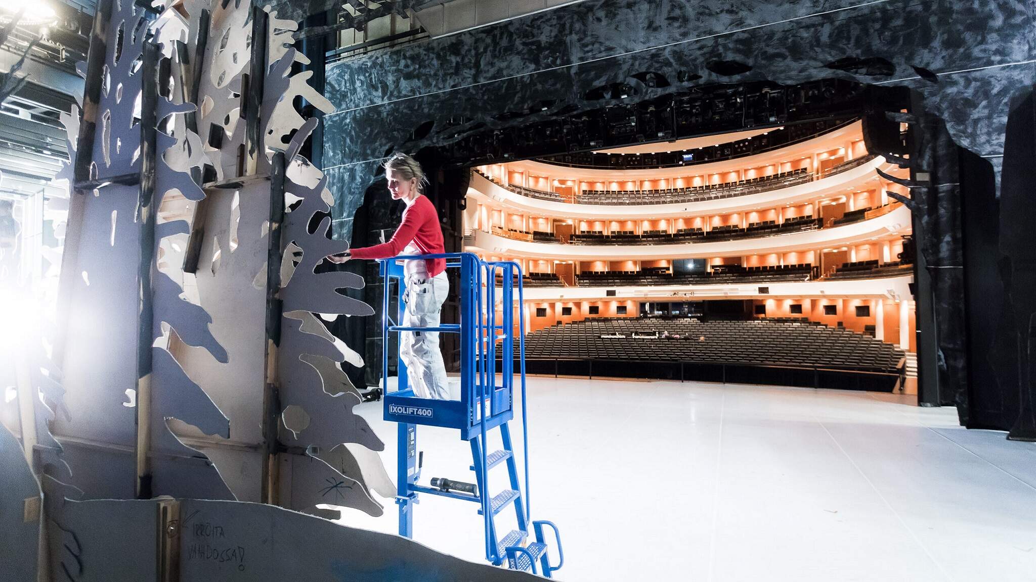 Logistiikka mukana jo suunnittelup&ouml;yd&auml;ll&auml;: kaikki Ixoliftin konemallit on mitoitettu eurolavalle kansainv&auml;lisi&auml; toimituksia silm&auml;ll&auml; pit&auml;en.